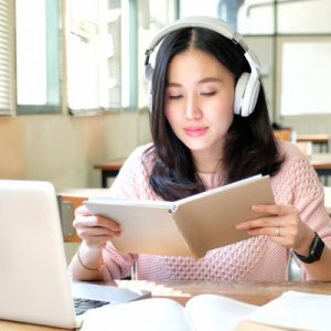 Apakah Bagus Mendengarkan Musik Saat Belajar?