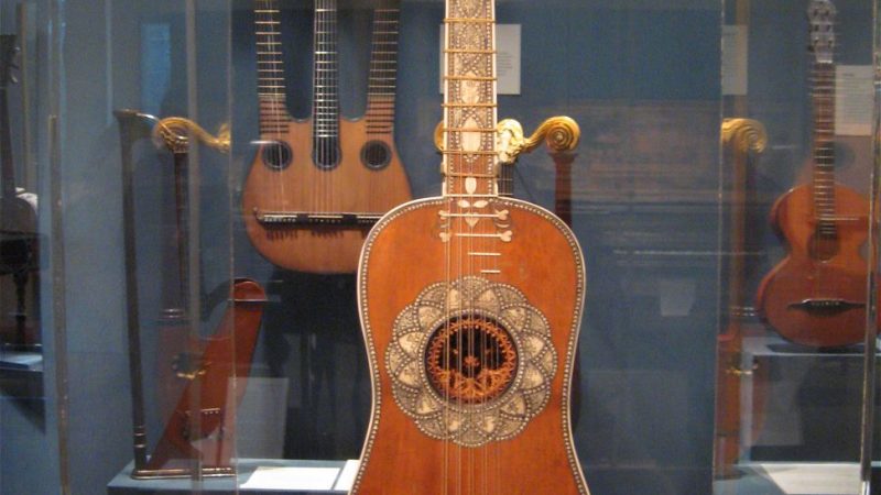 Gitar Tertua di Dunia